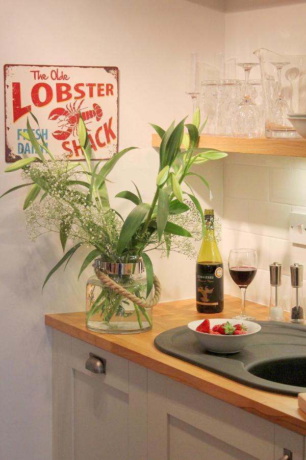 Beautiful Seaside One Bedroom Apartment แชลดอน ภายนอก รูปภาพ