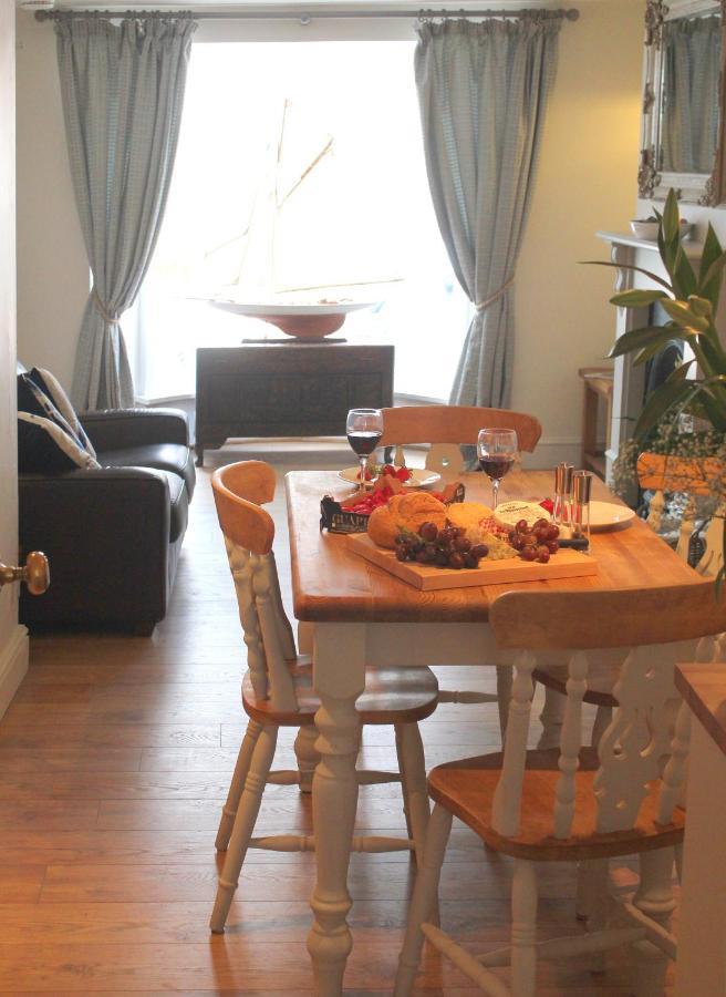 Beautiful Seaside One Bedroom Apartment แชลดอน ภายนอก รูปภาพ