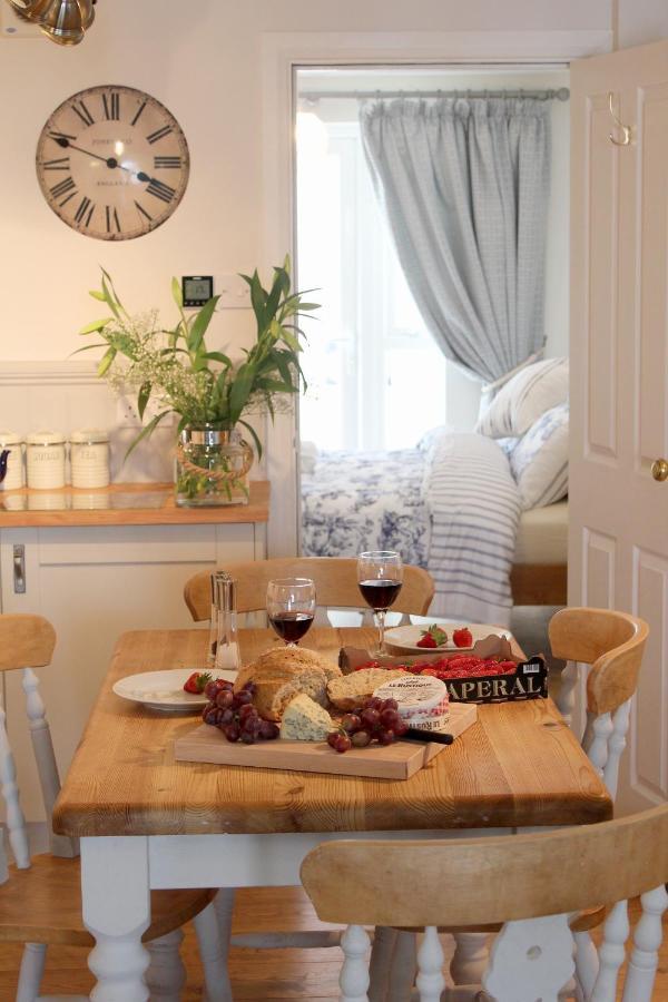 Beautiful Seaside One Bedroom Apartment แชลดอน ภายนอก รูปภาพ