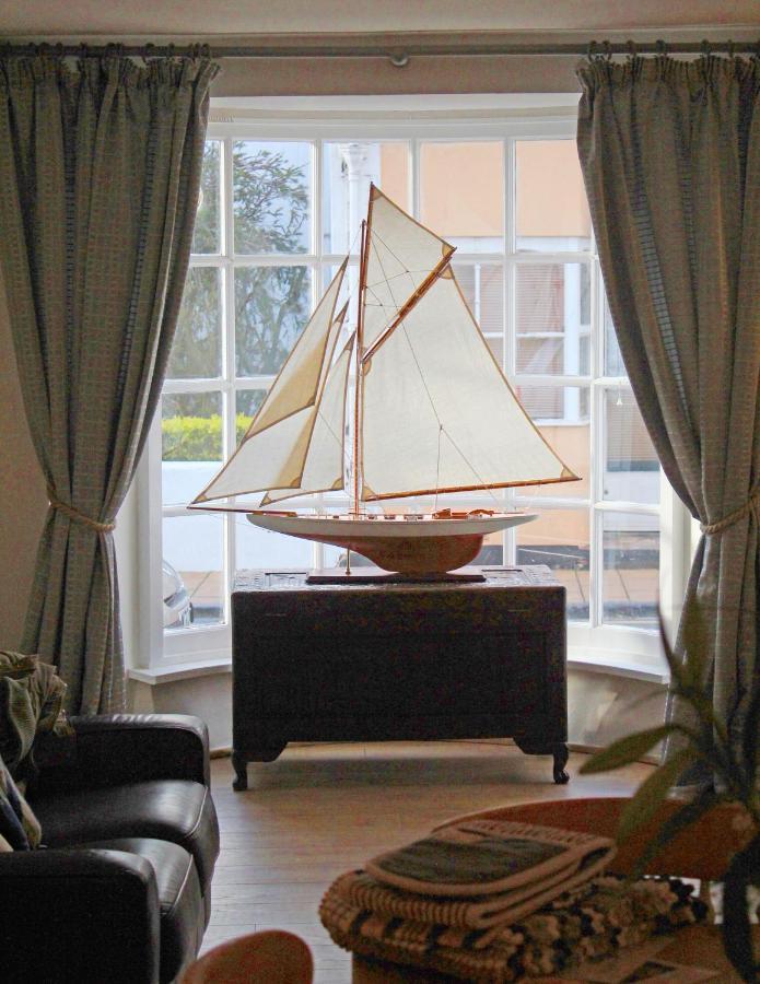 Beautiful Seaside One Bedroom Apartment แชลดอน ภายนอก รูปภาพ