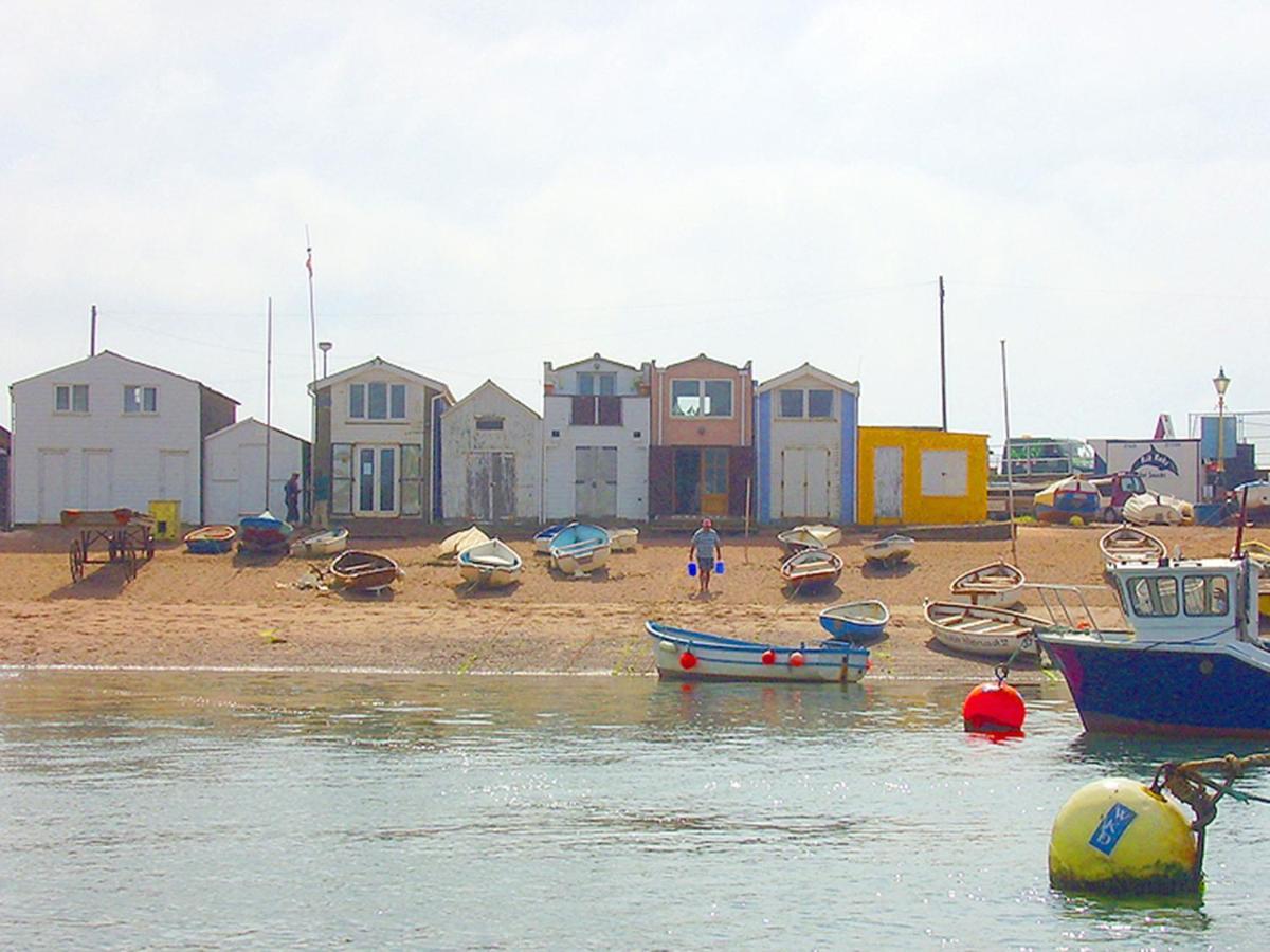 Beautiful Seaside One Bedroom Apartment แชลดอน ภายนอก รูปภาพ